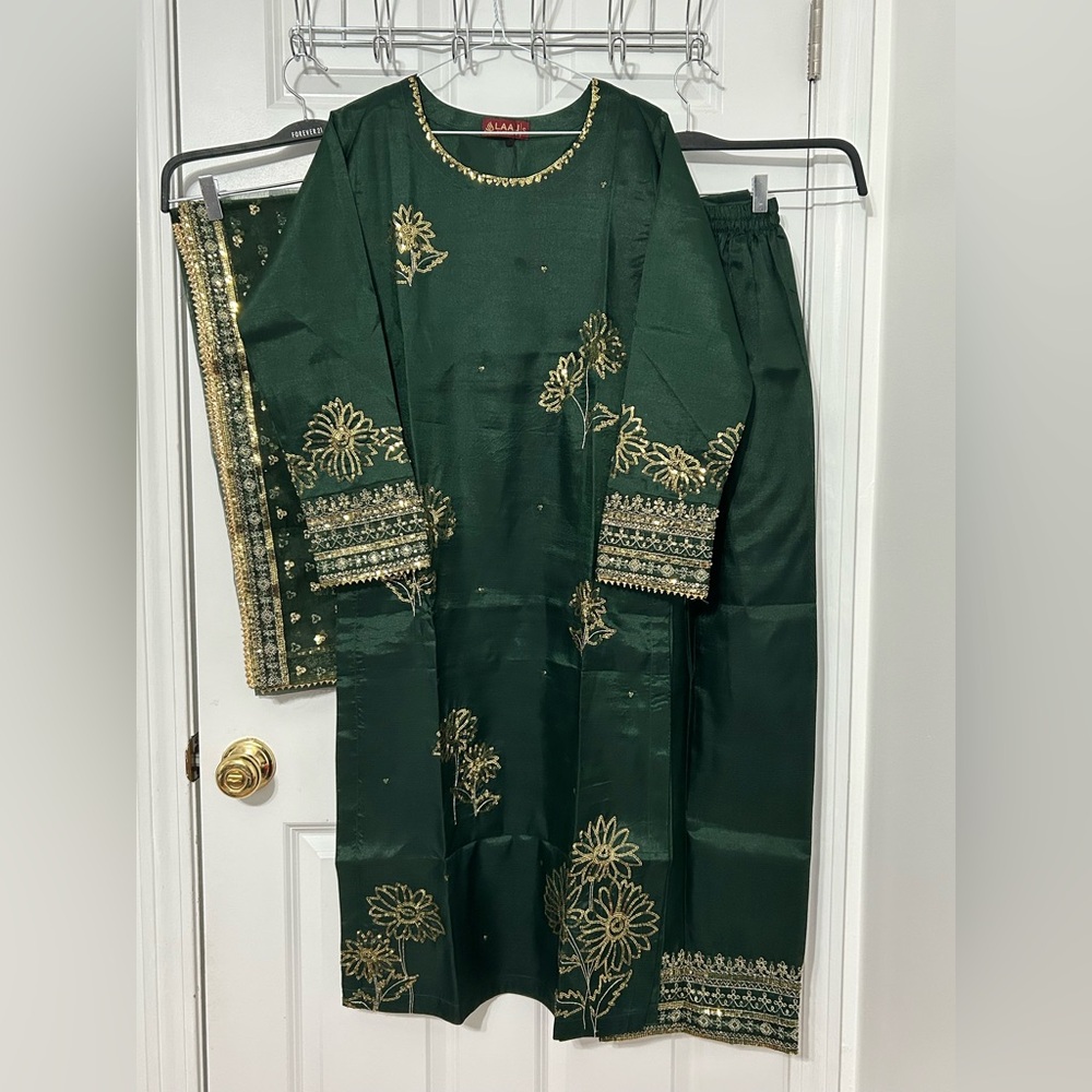 Laal Clothing 3 piece stitched Pakistani suit with tilla sequin work
